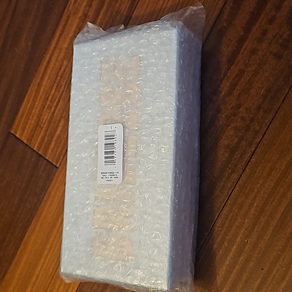 White and Gold Bride2Be Clutch - Picture 6 of 6